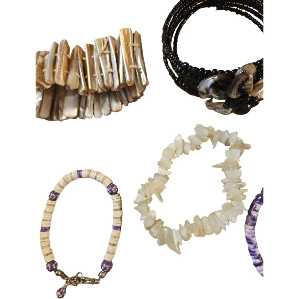Lot 6 Pc Shell Bracelets Assorted
